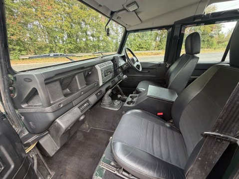 Land Rover Defender 110 TD5 XS STATION WAGON 14