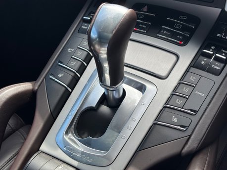 Porsche Cayenne 3.0 V6 E-Hybrid S 5dr Petrol Plug-in Hybrid TiptronicS 4WD Euro 6 (416ps) 38
