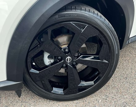 Nissan Juke 1.6 Juke Premiere Edition HEV CVT 5dr 3