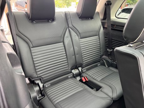 Land Rover Discovery 3.0 TD V6 HSE LUXURY SUV 5dr Diesel Auto 4WD Euro 6 (s/s) (258 ps) 18