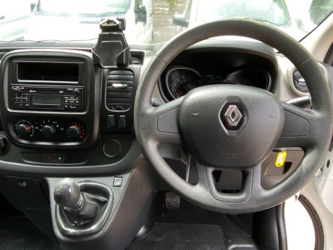 Renault Trafic 1.6 dCi 27 Business+ Panel Van 5dr Diesel Manual SWB Standard Roof Euro 6 ( 25
