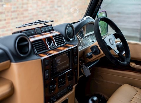 Land Rover Defender 90 XS Bowler 15