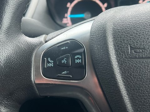 Ford Transit Courier LIMITED 31