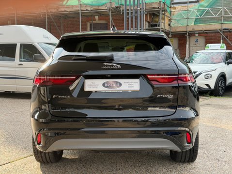 Jaguar F-Pace R-DYNAMIC S 5