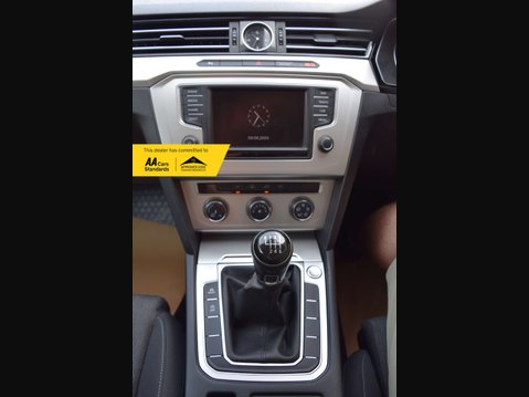 Volkswagen Passat 2.0 Passat SE Business TDI BlueMotion Technology 4dr 48