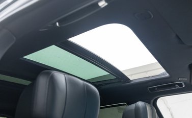 Land Rover Range Rover P550e AUTOBIOGRAPHY 18