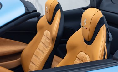 Ferrari Roma SPIDER 22