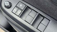 Toyota Yaris Cross 1.5 VVT-h Design SUV 5dr Petrol Hybrid E-CVT Euro 6 (s/s) (116 ps) 21