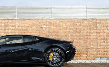 Lamborghini Huracan LP640-4 EVO 26