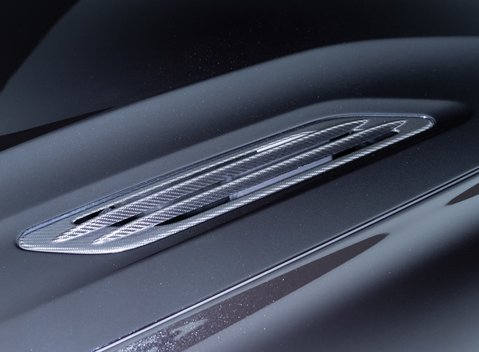 Aston Martin Vanquish S 29