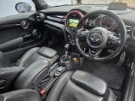 Mini Hatch JOHN COOPER WORKS 17