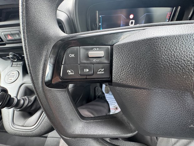 Citroen Berlingo SWB L1H1 [SOLD KH] Low Roof Driver Air Con Alloys Sensors EURO 6 17