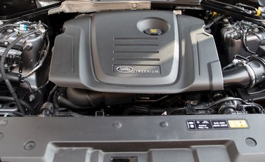 Land Rover Defender 110 HSE D240 40