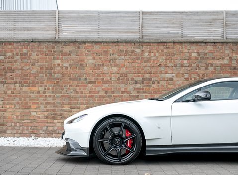 Aston Martin Vantage GT8 26