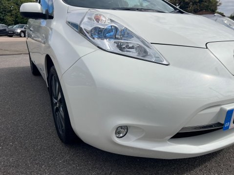 Nissan LEAF 30kWh Tekna Auto 5dr 12