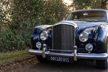 Bentley S1 Continental Flying Spur 4-Light 7