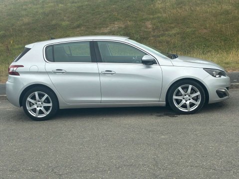 Peugeot 308 2.0 308 Allure HDi Blue S/S Auto 5dr 8