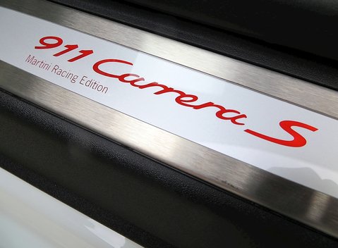 Porsche 911 (991) Martini Racing Edition 14