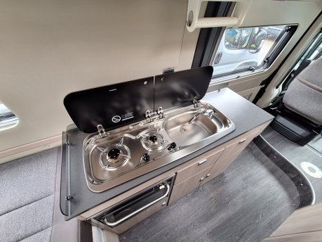 Chausson 33 Line V594 2020 8