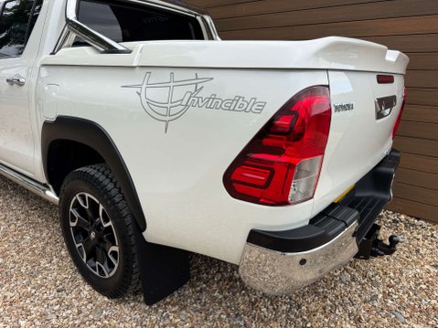 Toyota Hilux 2.4 HI-Luxury Invincible X D-4D 4WD Double Cab Auto 4WD 5dr 10