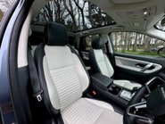 Land Rover Discovery Sport R-DYNAMIC HSE PHEV 2