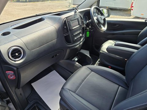 Mercedes-Benz Vito Camper Van 41