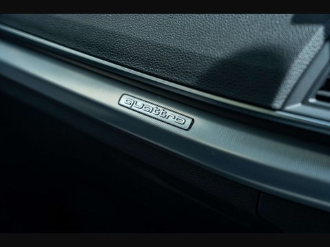 Audi Q5 2.0 Q5 PHEV Sport 50 TFSI E Quattro Semi-Auto 4WD 5dr 19