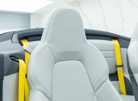 Porsche 911 Turbo S Cabriolet (992) 18