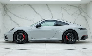 Porsche 911 Carrera GTS (992) 2