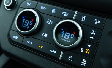 Land Rover Defender 90 V8 P525 22