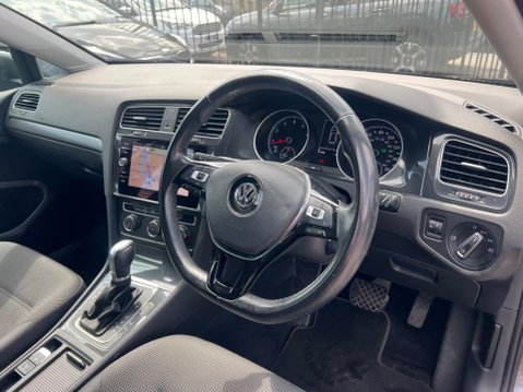 Volkswagen Golf 1.0 TSI BlueMotion Tech SE Nav DSG Euro 6 (s/s) 5dr 18