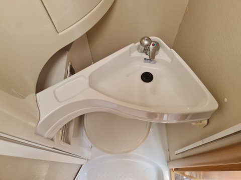 Elddis Autoquest 115 Motor Home 36