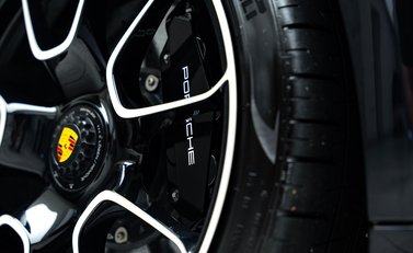 Porsche 911 Turbo S (992) 32