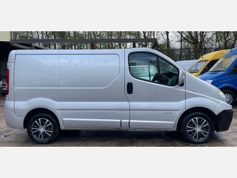 Renault Trafic 2.0 TD dCi SL27 Sport L1 H1 4dr 7
