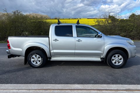 Toyota Hilux Icon 4X4 D-4D Double Cab Pickup - Sat Nav / Air Con / Rear Camera 6