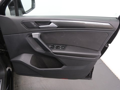 Volkswagen Tiguan 2.0 TSI SEL DSG 4Motion Euro 6 (s/s) 5dr 19