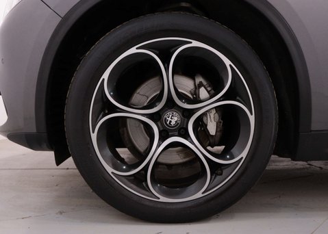 Alfa Romeo Stelvio 2.0 Stelvio Sprint TB AWD Auto 4WD 5dr 16