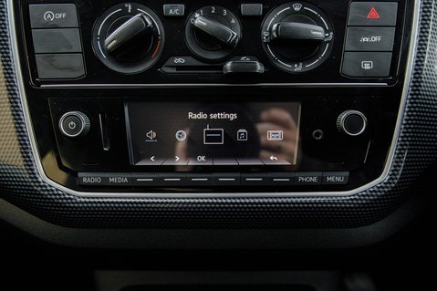 Volkswagen Up BASE 15