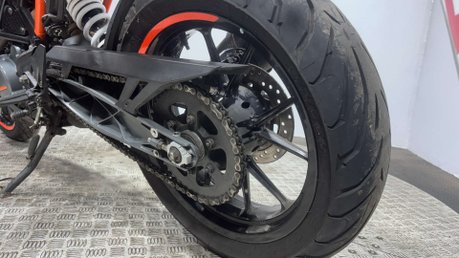 KTM Duke 2019 24k SPARE OR REPAIR PROJECT BIKE NAKED 125CC LEARNER BIKE 7