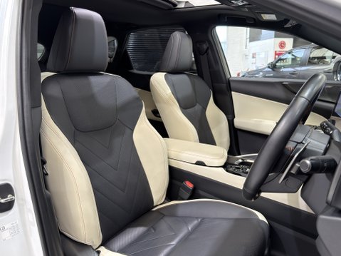 Lexus NX 450H PLUS TAKUMI Pan Roof + Mark Levinson Sound 65
