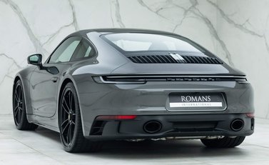 Porsche 911 Carrera GTS (992) 7