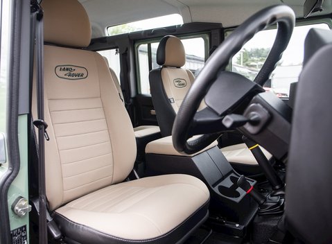 Land Rover Defender 110 Heritage Station Wagon 12