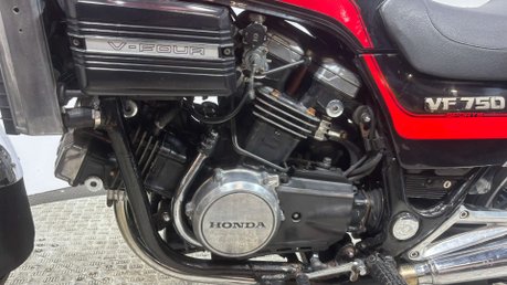 Honda VF750 MAGNA 1982 RUNNING PROJECT BIKE CLASSIC V4 750CC CRUISER 9