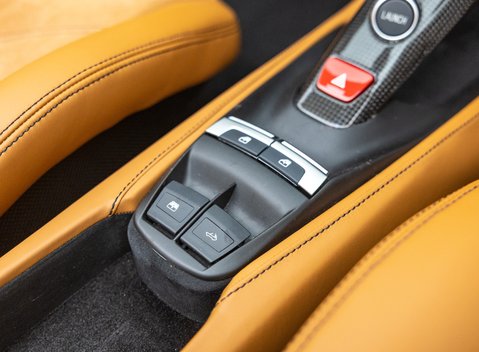 Ferrari 488 SPIDER 35