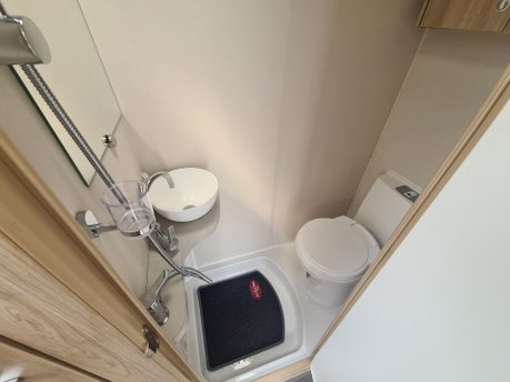 Elddis Majestic 115 9