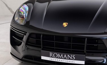 Porsche Macan TURBO PDK 21