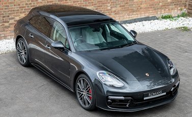 Porsche Panamera Turbo Sport Turismo 8