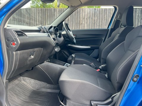 Suzuki Swift SZ5 DUALJET ALLGRIP MHEV 3