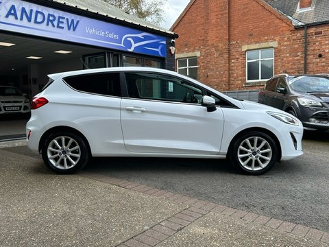 Ford Fiesta TITANIUM 2