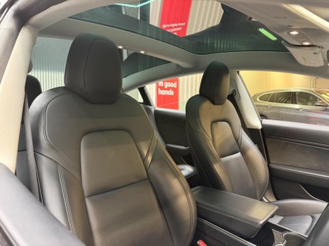 Tesla Model 3 Standard Range Plus Auto RWD 4dr 33